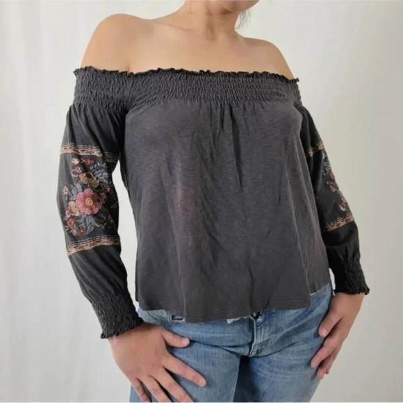 America Eagle Embroidered Cold Shoulder Top - Picture 1 of 9